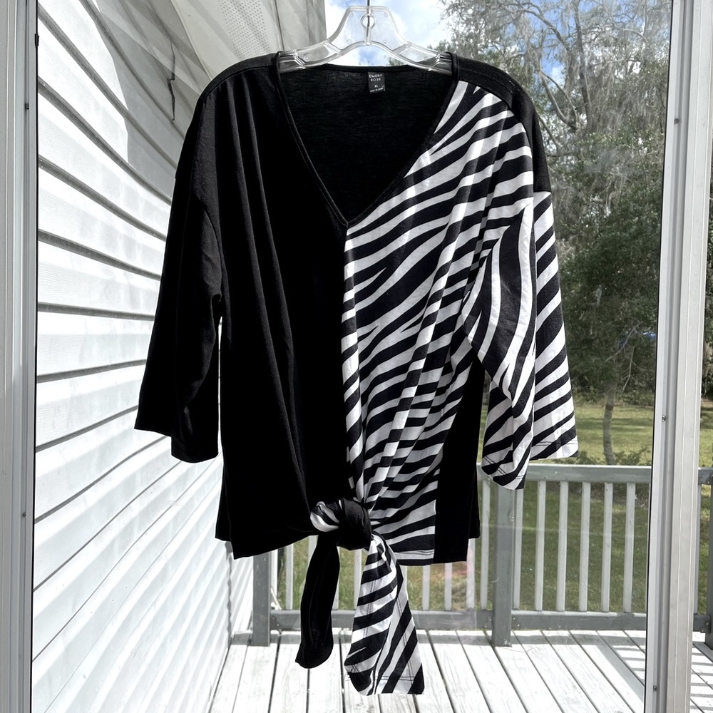 Womens Emory Rose Black & White shirt Sleeve Tie Front Top, Sz XL